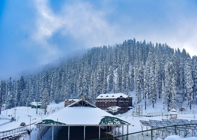 2N Srinagar 1N Pahalgam 1N Gulmarg 1N Srinagar Houseboat (5N6D) 