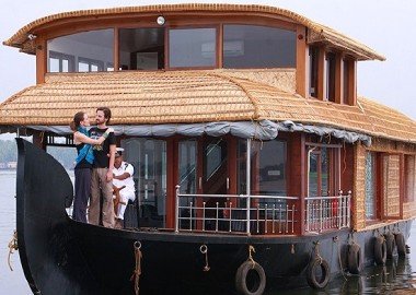 Munnar 2N Thekkady 1N Alleppey 1N Kovalam 1N